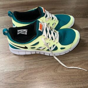 New Nike Kids Teal and Yellow Running Shoes